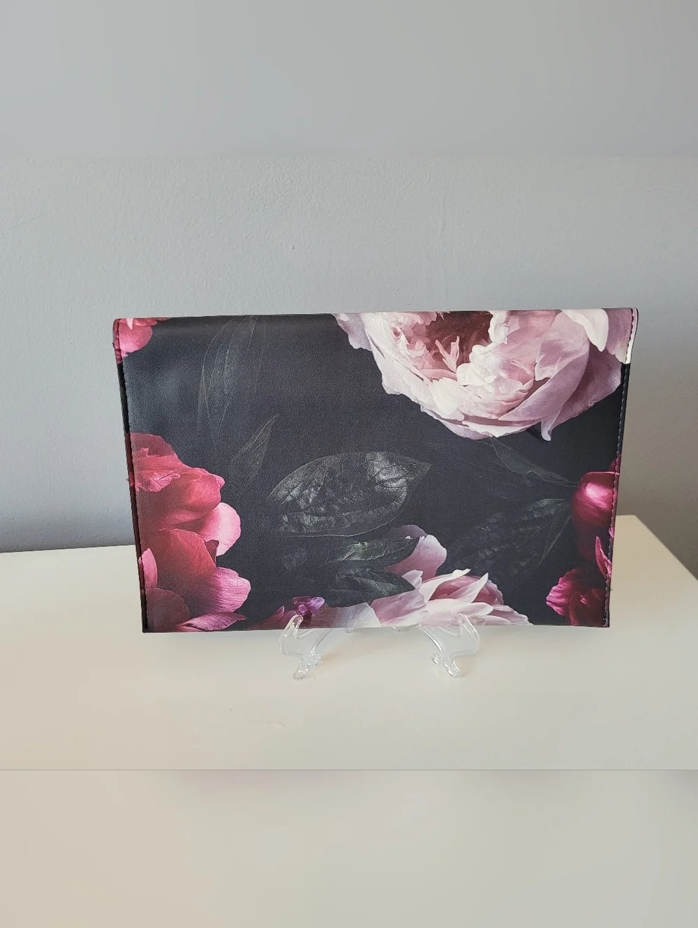 Saint Ivvy Mika Clutch, BNWOT